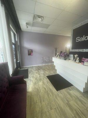 Salon Lobby