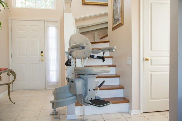 curved stairlift installed by Lifeway Mobility in Bartlett, IL 2-story home.