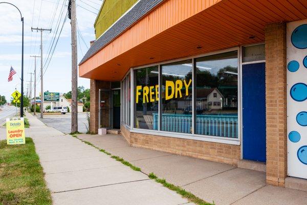 Details Dry Cleaning & Laundry - East Michigan Blvd