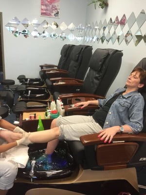 Just upgrade the new pedicure chair