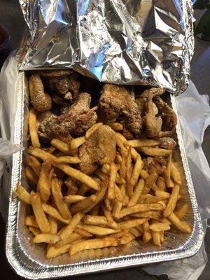 Chicken Wings with Fries