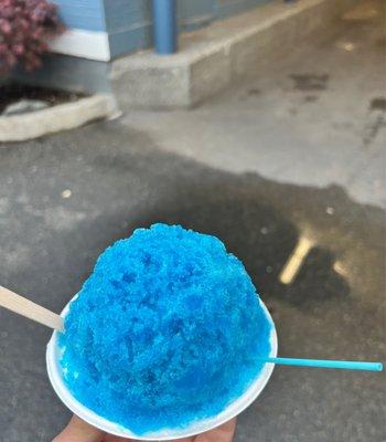 My son only wanted one flavor blue raspberry with vanilla ice cream on the bottom.