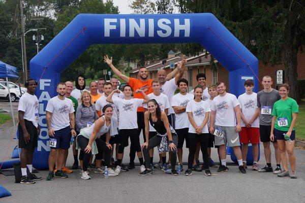 Group picture of runners from the 2018 Halloween Hustle in Mount Union, PA