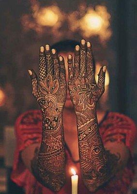 Henna tattoo