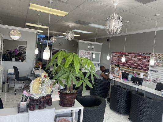 Welcome to fantasy nails spa 5344 south John young pkwy Orlando Florida 32839