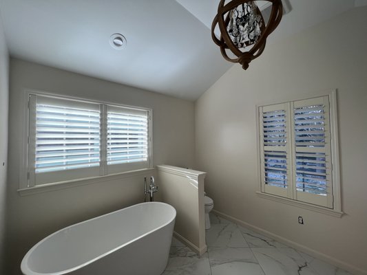 Shutters_in_a_master_bath