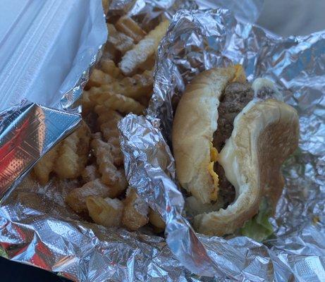 Cheeseburger basket