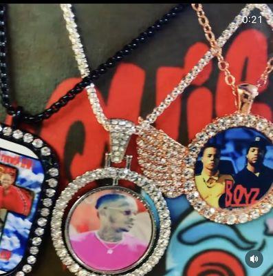 Picture pendants