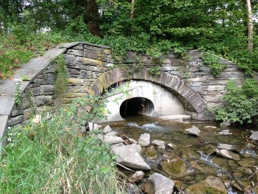 Old aqueduct built in 1800's for Chenango canal linking up with Erie Canal.  See photo with history describing.