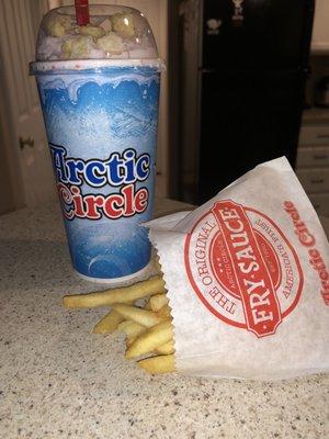 Raspberry Cheesecake Shake & Fries