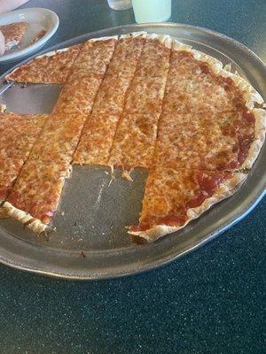 14" Thin Cheese Pizza  6/10