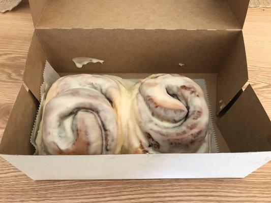 Baked cinnamon rolls take home