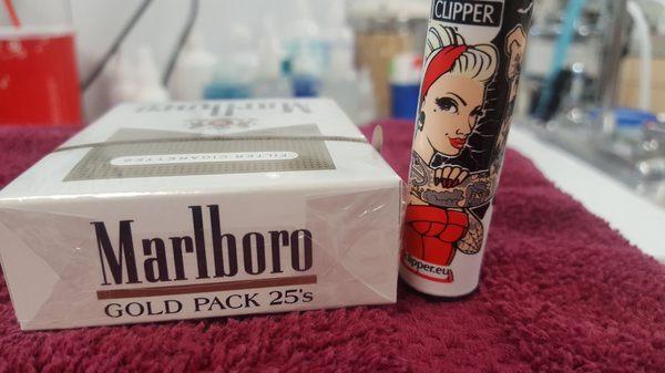 Marlboro lights 25 pack.