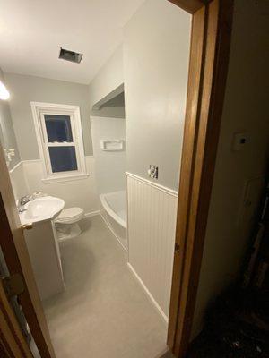 Bathroom Up date and Paint Job Taylor Michigan Job. 1-10-2022