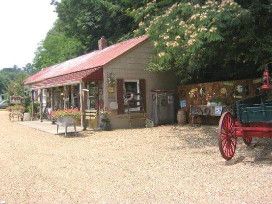 Quail Hollow Candle Factory & Gift Shop