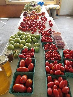 Puffer Roske Farms offers a wide variety of roma and slicing heirloom tomatoes .