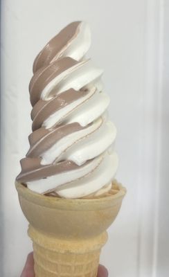 Soft Serve Ice Cream
Vanilla
Chocolate
Swirl