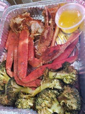 Best combo. Crab legs and broccoli. The broccoli is absolutely delish