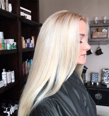 All over heavy balayage for this gorgeous blonde