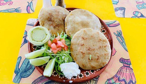 GORDITAS
CHICARRON VERDE
PICADILLO
DESEBRADA
ASADO
CARNE GUISADA Y MÁS