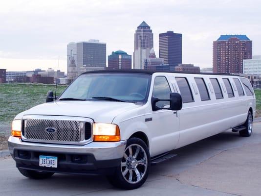 22 Passenger Ford Excursion Exterior