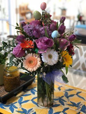 Beautiful freshly made flower arrangement. The best.