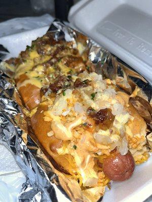 Sloppy Chili and Cheese Dogg