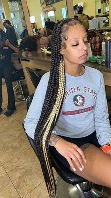 Knotless. Braids