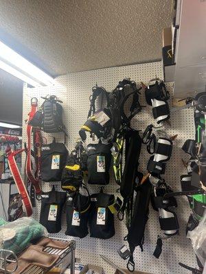 Saddles for climbing