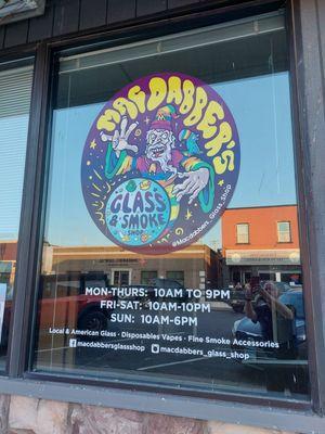 Macdabbers Smoke Shop