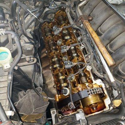 Replacing the valve cover on a 2008 Porsche Cayenne