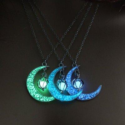 VenusOrb 
 The Moon Necklace