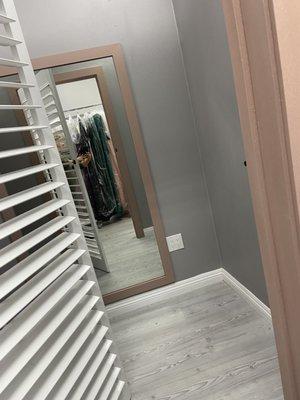 Dress room