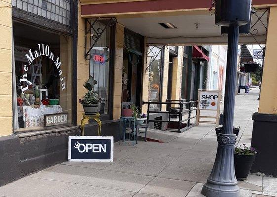 The Mall on Main Street in historic Pomeroy, Washington