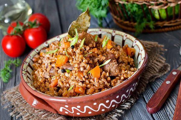 Buckwheat with pork - 10.5/5.5 oz - 300/150g 

Extraordinarily delicious Ukrainian buckwheat and meat dish.