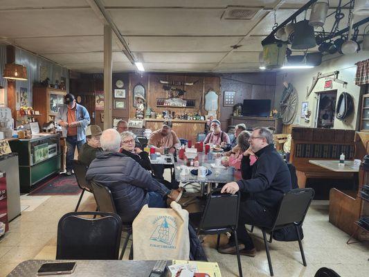 Breakfast crowd