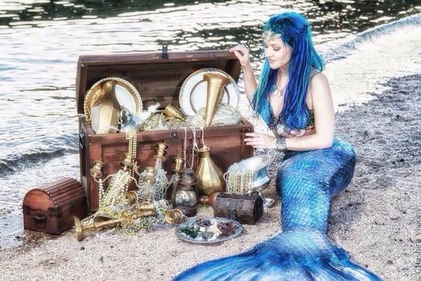 Moon Mermaid swimming mermaid entertainment for your events and parties!