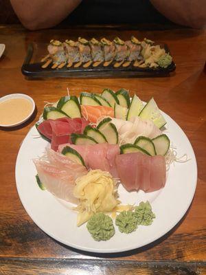 This is the Sushimi 16 piece chefs choice! One word YUMMMMMMM! Sashimi Combination!!!