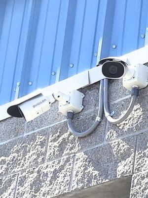 Surveillance solutions to protect your business