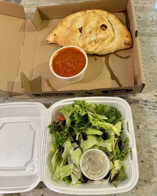 Calzone & salad to-go