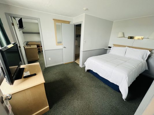 Standard double room with three beds