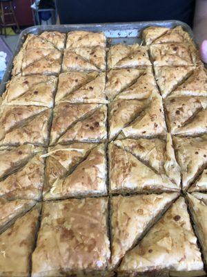 There's baklava... and then there is La Peri Dolci baklava!