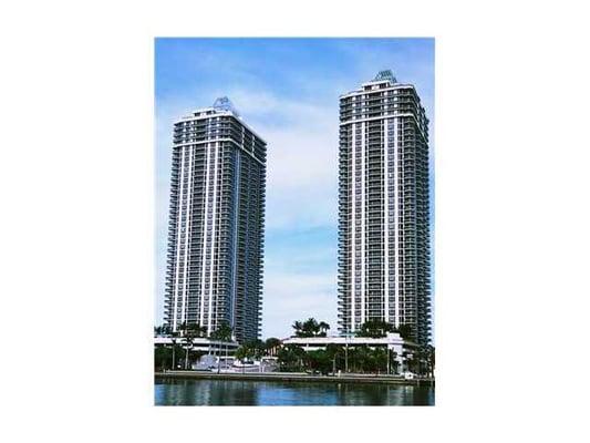 Blue Diamond Condos in Miami Beach