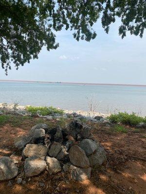 Picnic area lake foss