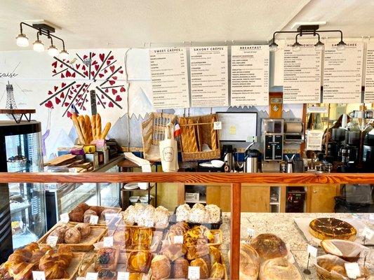 Pâtisserie Counter.