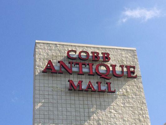 Nothin' but blue skies at the Cobb Antique Mall.