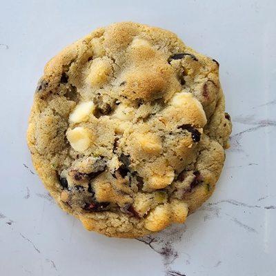 White Chocolate, Cranberry, & Pistachio Cookie!
( Holiday Season '22)
3 oz+ cookie!