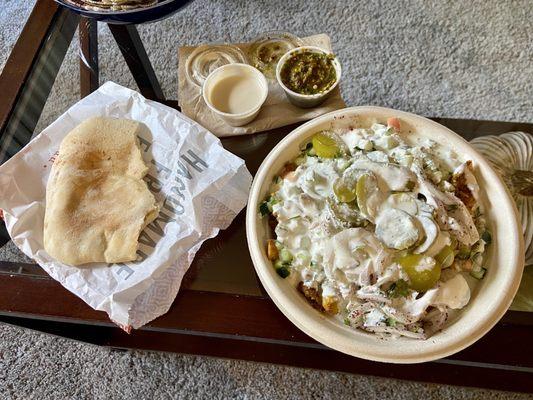 Chicken schwarma, garlic sauce, pita