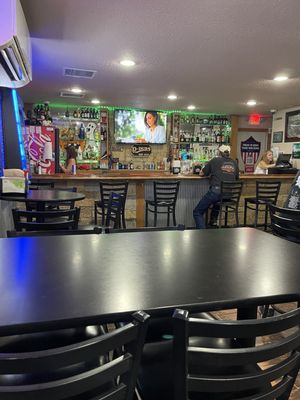 D-Dubs Bar And Grill