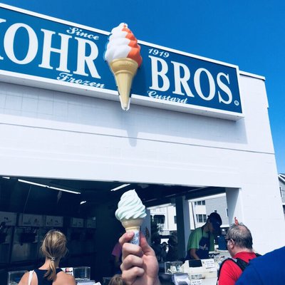 Frozen custard on the beach?! Heck yes